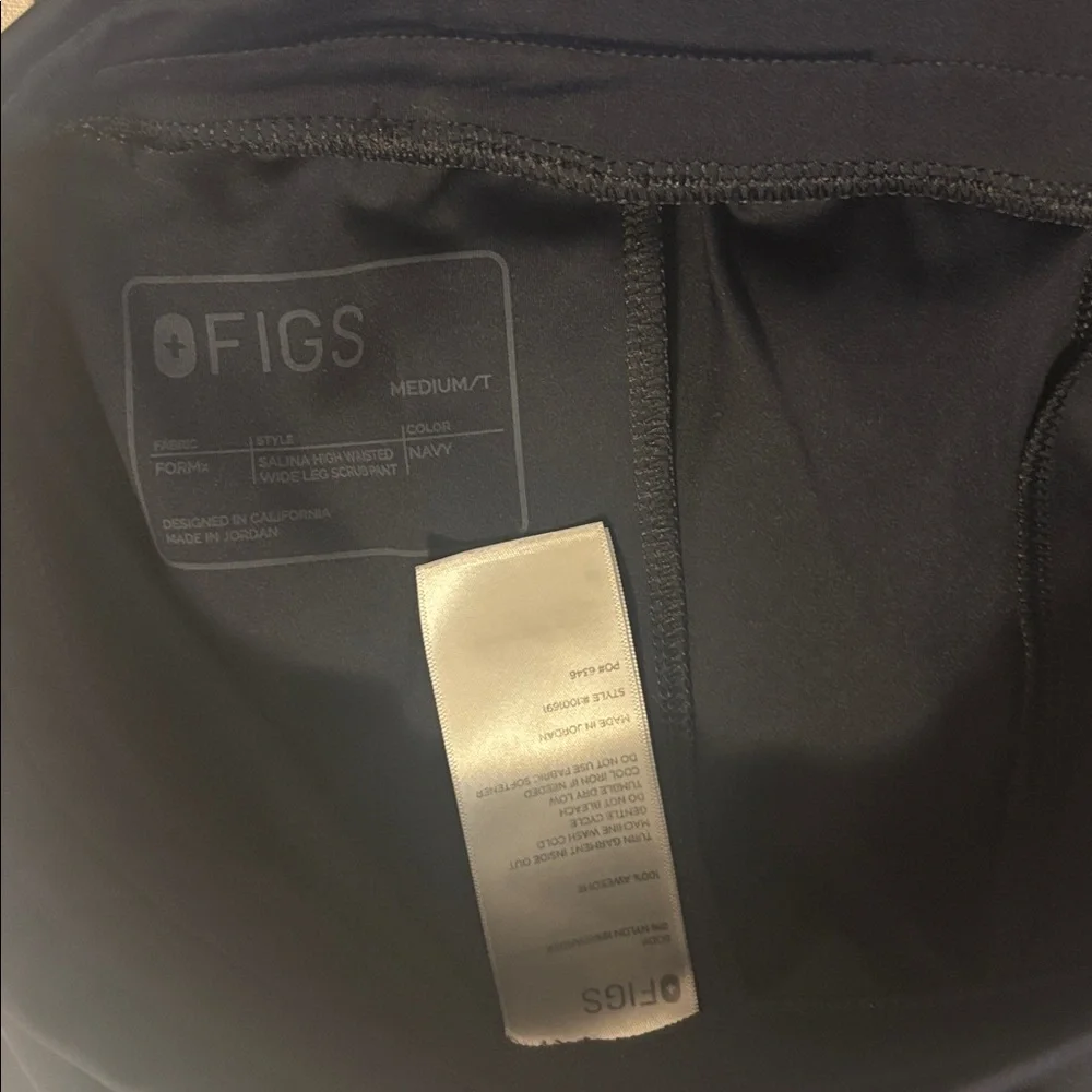 Figs High Waisted Salina FORMx Wide Leg Scrub Pants™ Navy - Picture 4 of 4